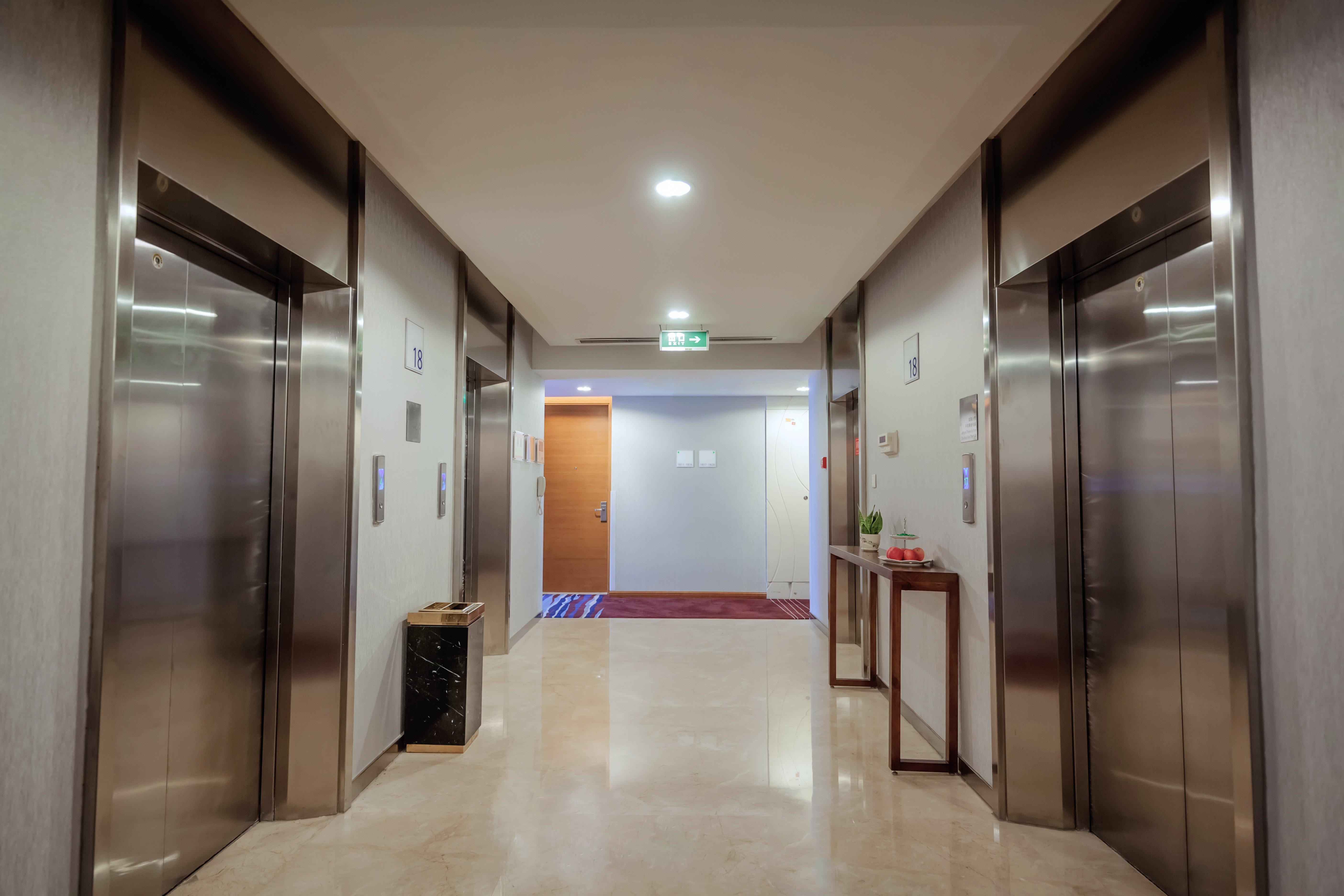 Holiday Inn Express Chongqing Guanyinqiao By Ihg Eksteriør bilde
